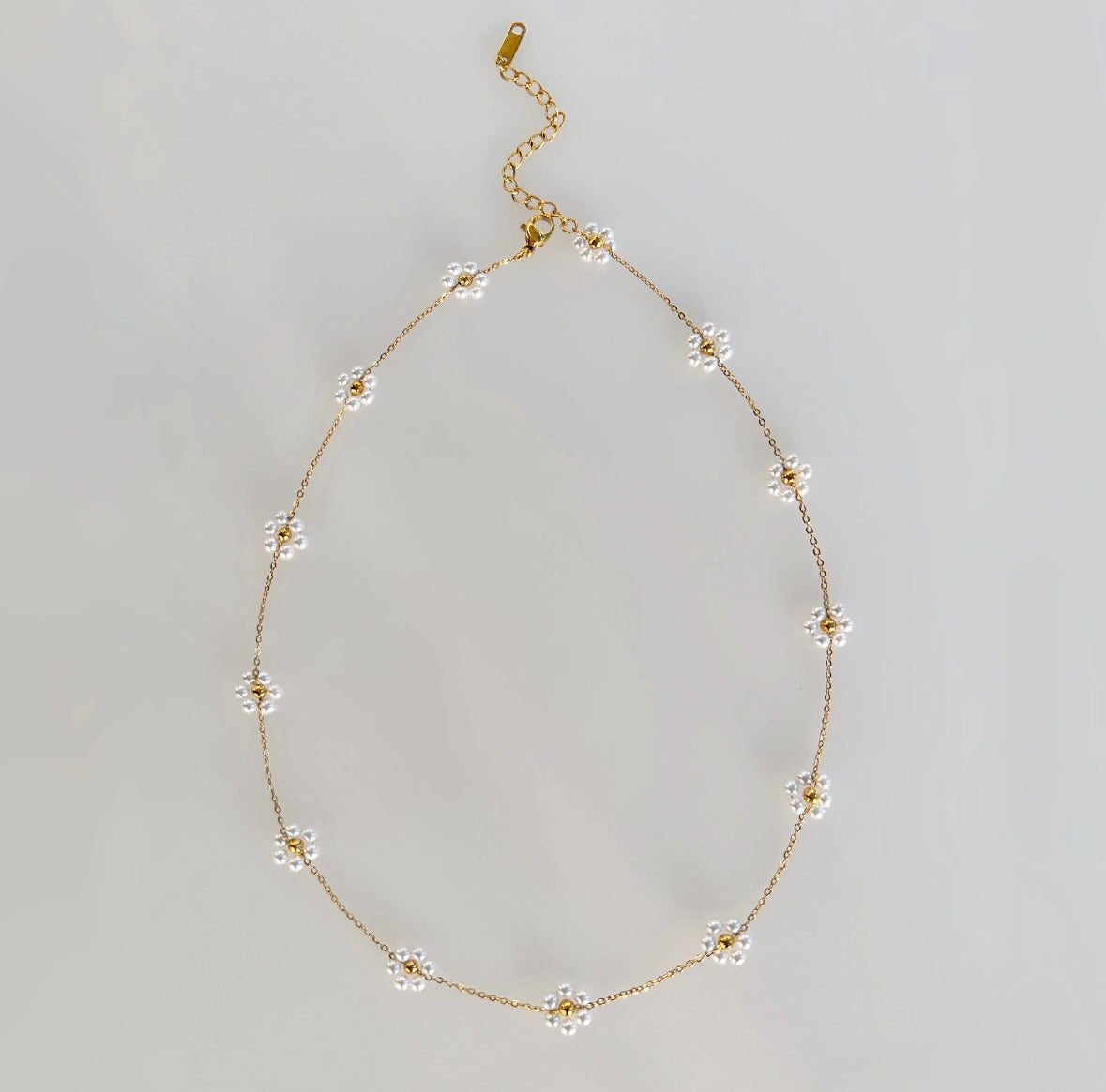 Daisy Pearl Necklace