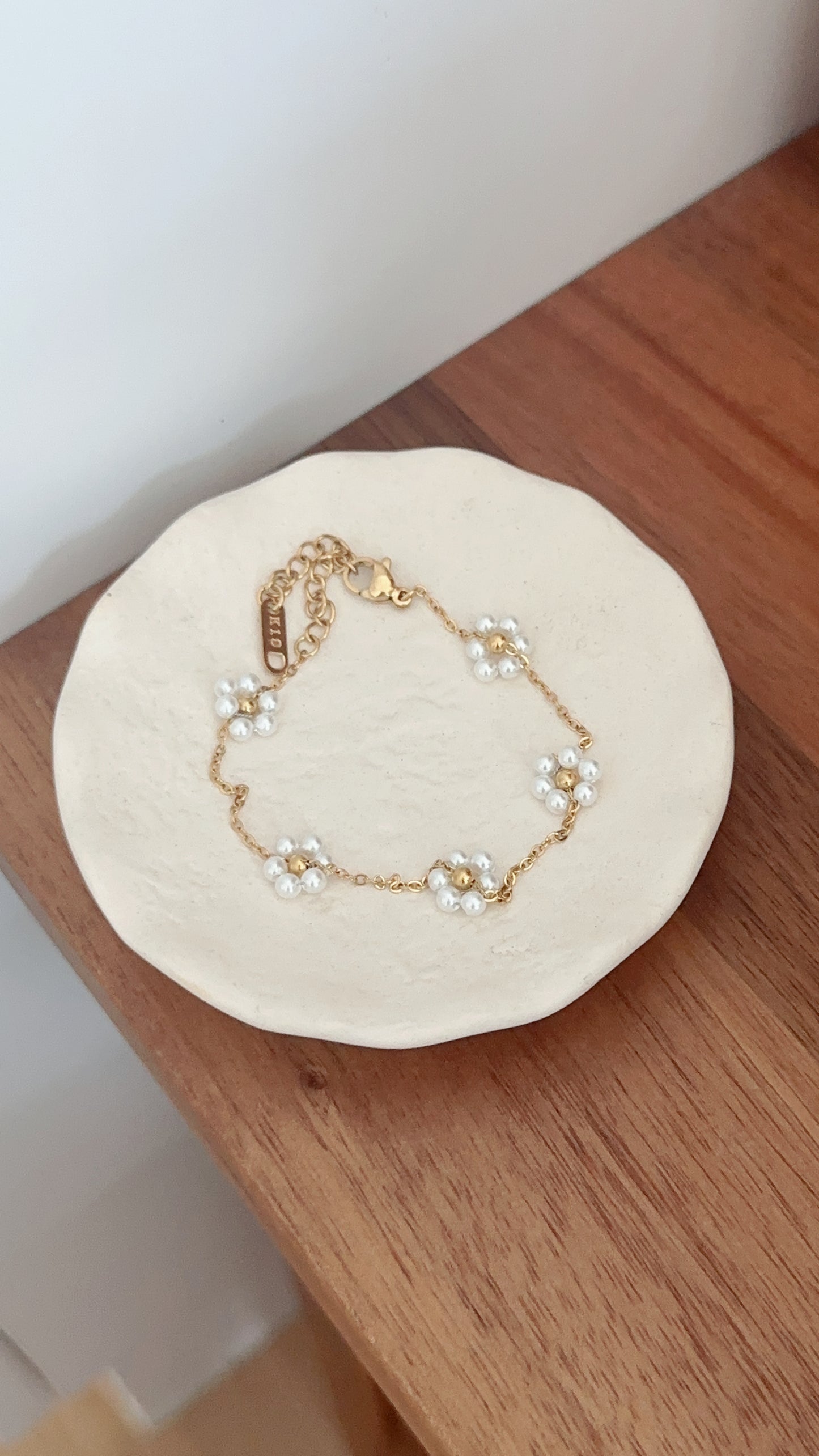 Daisy Pearl Bracelet